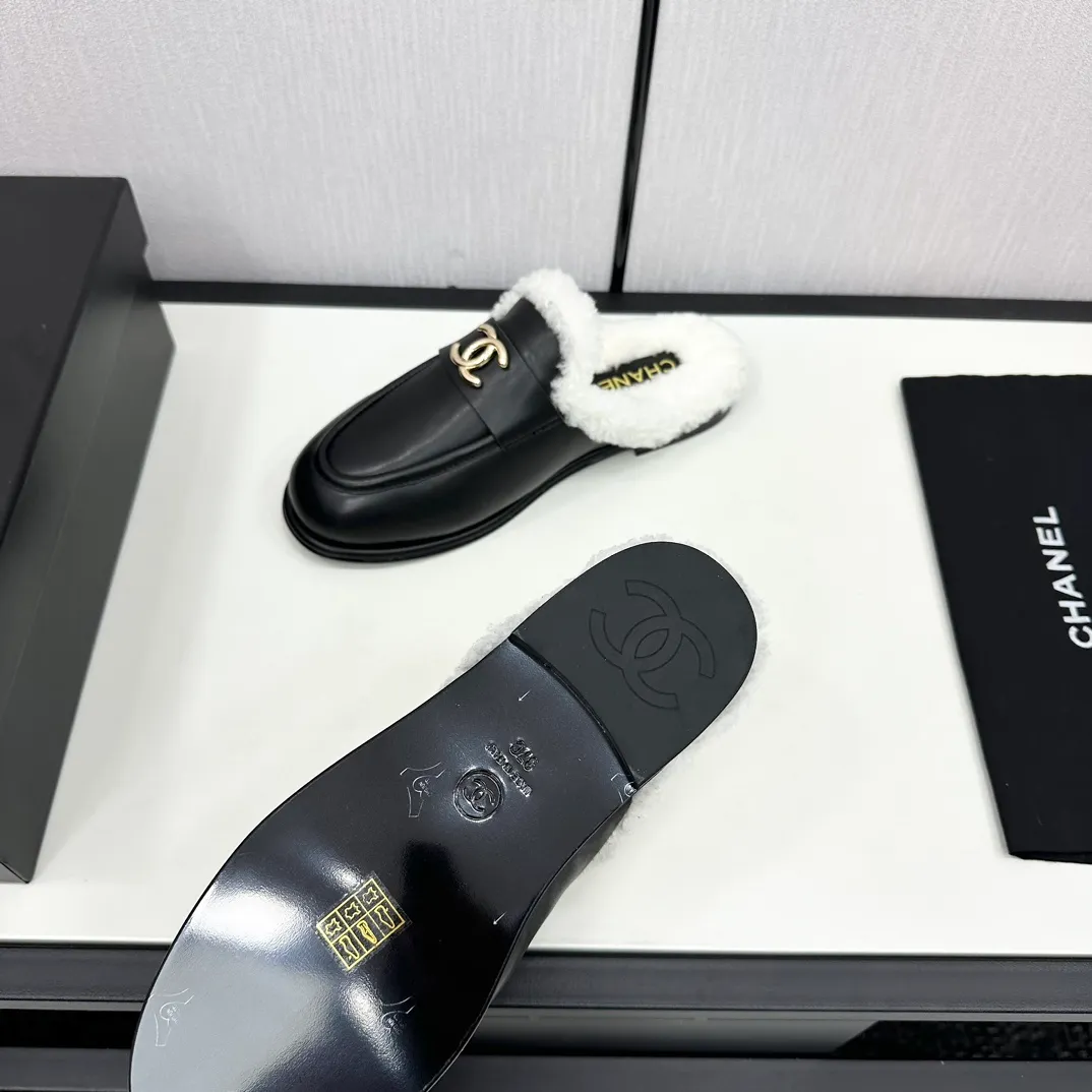 👟👟Ex-factory price 600👟👟Chanel 24K new furry loafers and Teddy furry shoes for autumn and winter. Very comfortable. Maillard brown is still very suitable for autumn and winter~ Suede upper, fur lining integrated, leather outsole Size: 35-39, other sizes are customized